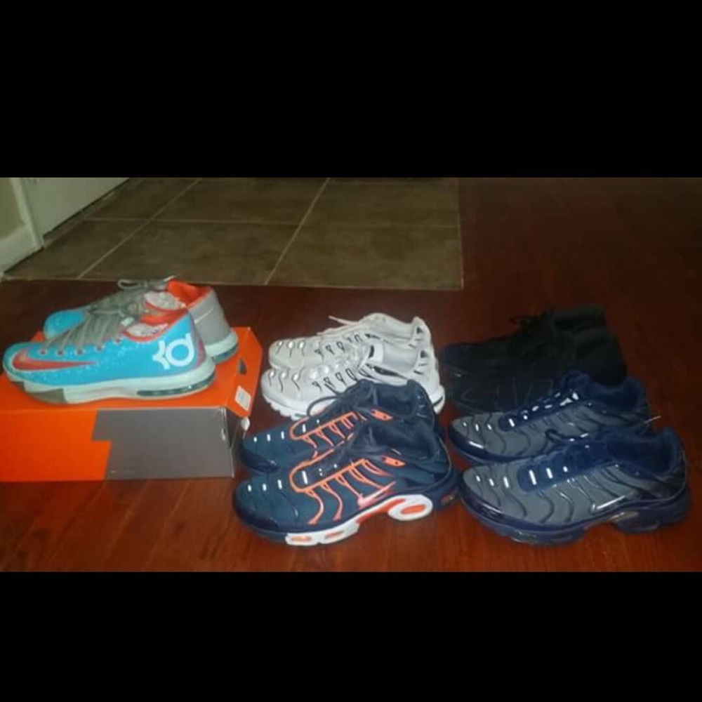 MENS SHOES SIZE 9.5 & 9‼️50$ each‼️